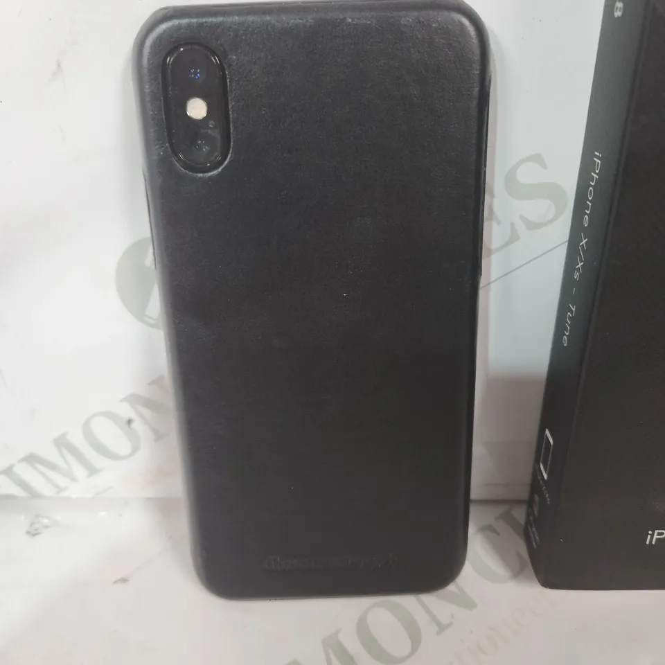 APPLE IPHONE  XS 64GB IOS SMART PHONE WITH BLACK DBRAMANTE1928 FULL GRAIN LEATHER CASE
