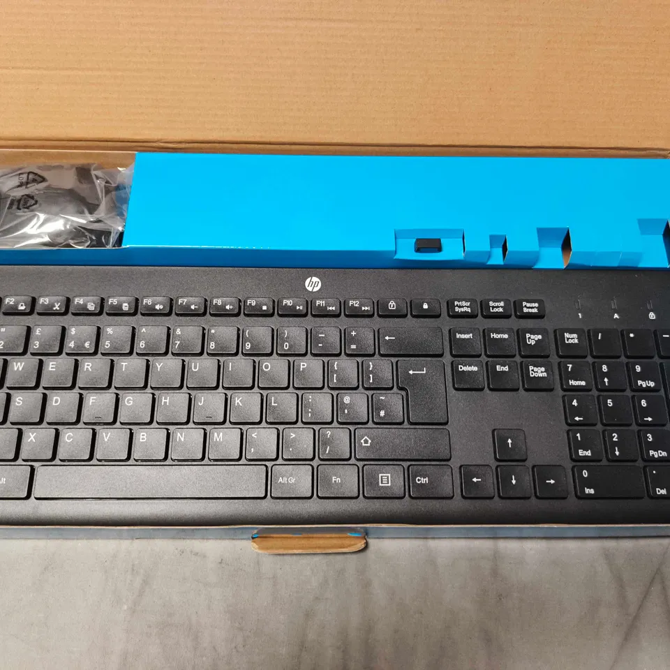 HP 230 WIRELESS KEYBOARD AND MOUSE COMBO (BOXED)