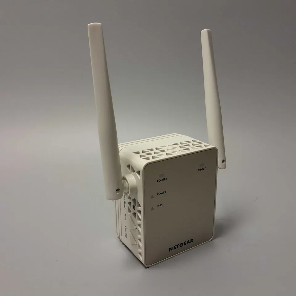 BOXED NETGEAR WIFI RANGE EXTENDER