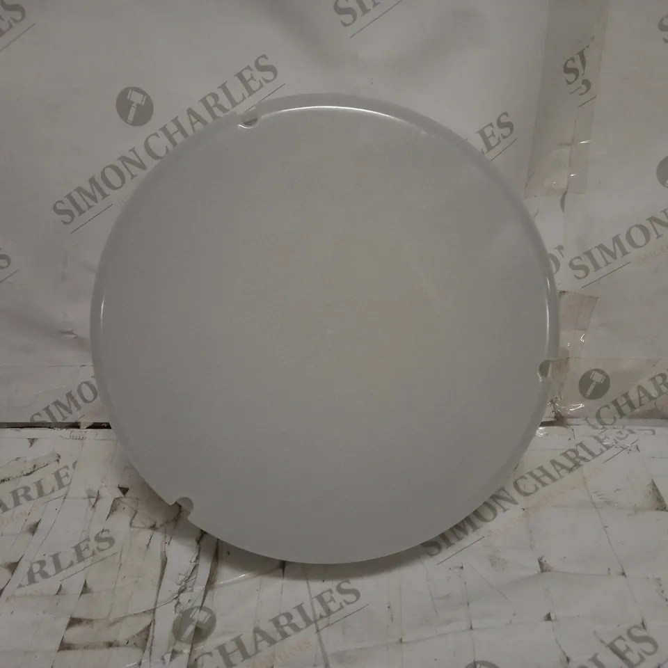 LOT OF 6 BRAND NEW 20W LED CEILING LIGHT BULKHEAD 6K (WHITE BASE) (20014)