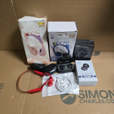 APPROXIMATELY 12 ASSORTED EARBUDS & HEADPHONES TO INCLUDE BRANDS SUCH AS SONY, BELKIN, SKULLCANDY, ETC