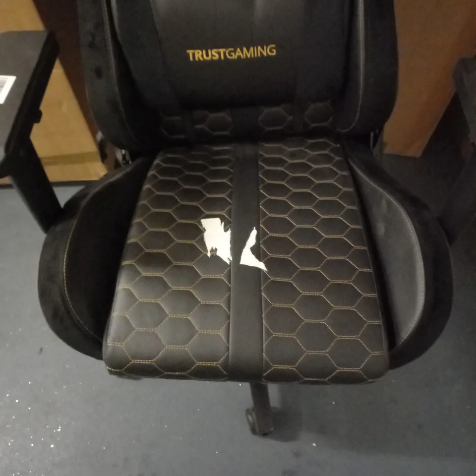 TRUSTGAMING GAMING CHAIR IN BLACK & GOLD - COLLECTION ONLY