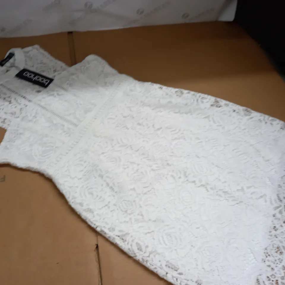 BOOHOO BOUTIQUE LACE RACER NECK BODYCON DRESS - 12
