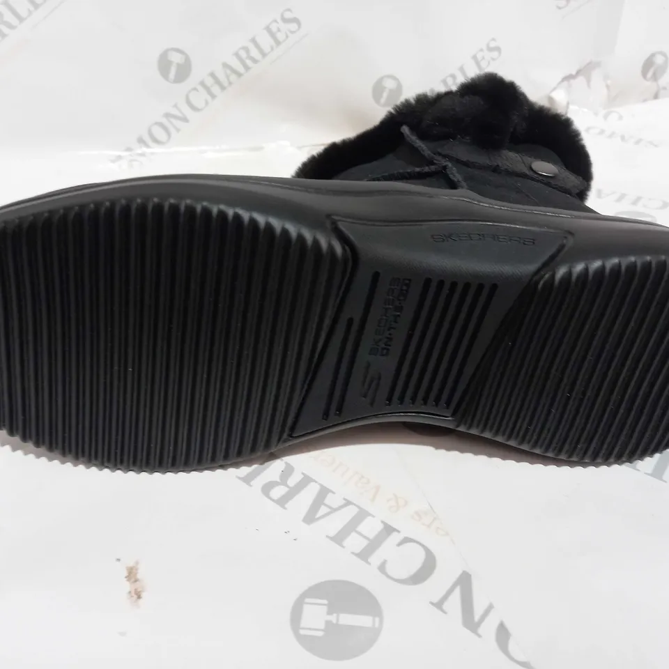 BOXED SKECHERS ON THE GO MIDTOWN CHILL SUEDE BOOTS, BLACK - SIZE 4