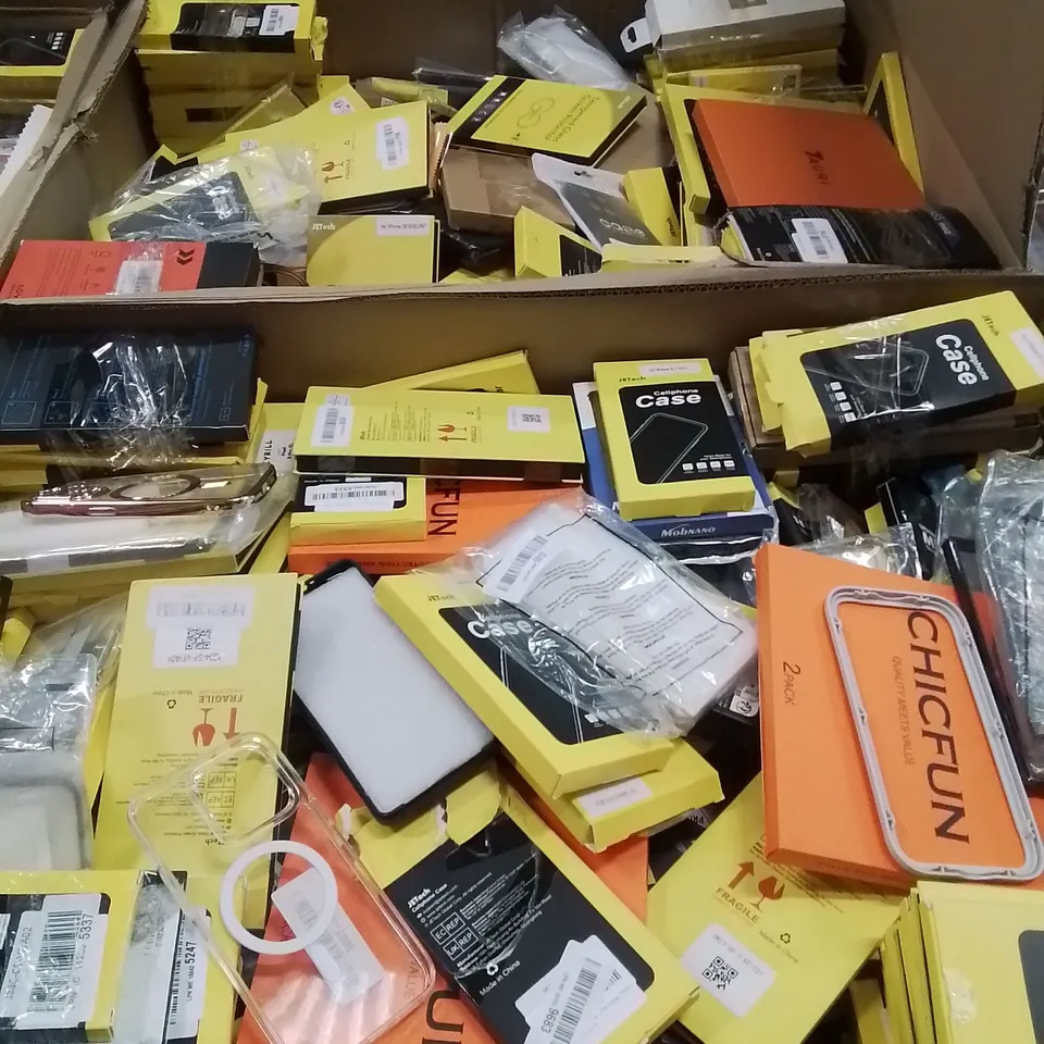 PALLET CONTAINING VERY LARGE AMOUNT OF BRAND NEW PHONE CASES [MODELS AND MAKES VARY]
