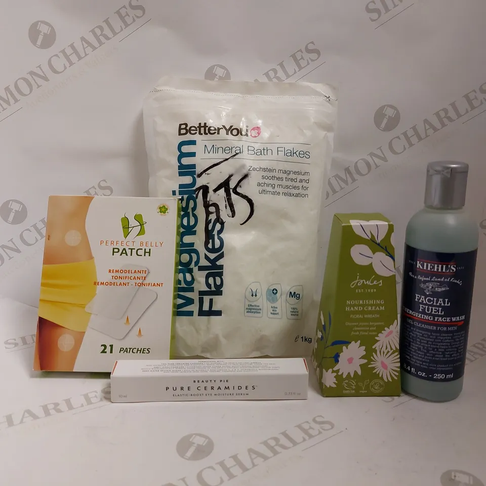 BOX OF APPROX 20 COSMETIC ITEMS TO INCLUDE MINERAL BATH FLAKES, JOULES HAND CREAM AND KIEHLS FACIAL FUEL