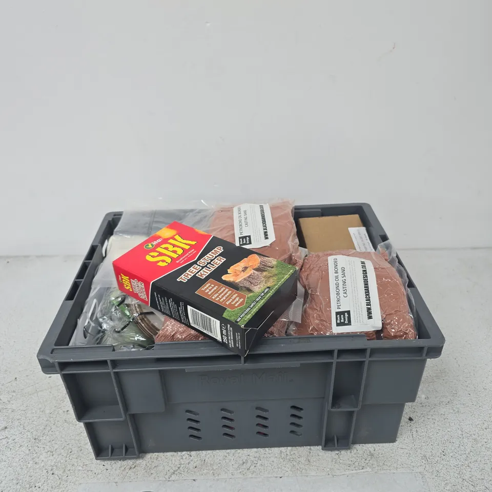 APPROXIMATELY 30 ASSORTED ITEMS INCLUDING VITAX SBK TREE STUMP KILLER, AN APPLE AND CINNAMON CANDLE AND BLACK BARN DESIGN PETROBOND OIL BONDED CASTING SAND
