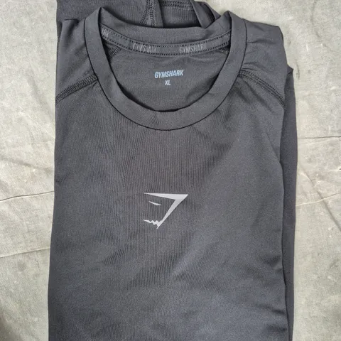 GYM SHARK ELEMENT BASELAYER T-SHIRT IN BLACK SIZE XL