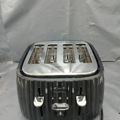 BOXED DELONGHI BALLERINA 4 SLICE TOASTER IN BLACK