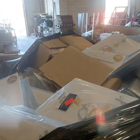 PALLET CONTAINING LARGE QUANTITY OF ASSORTED GREETINGS CARDS