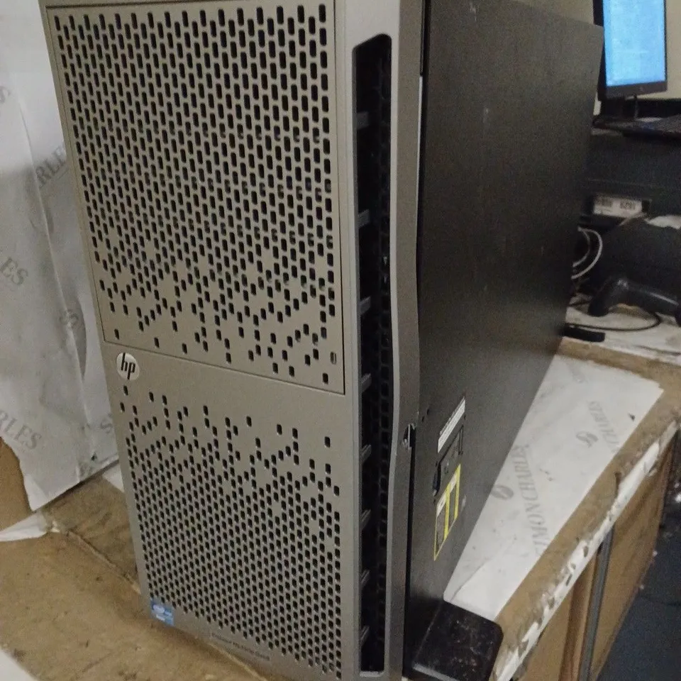 HP PROLIANT ML350P GEN8 TOWER SERVER