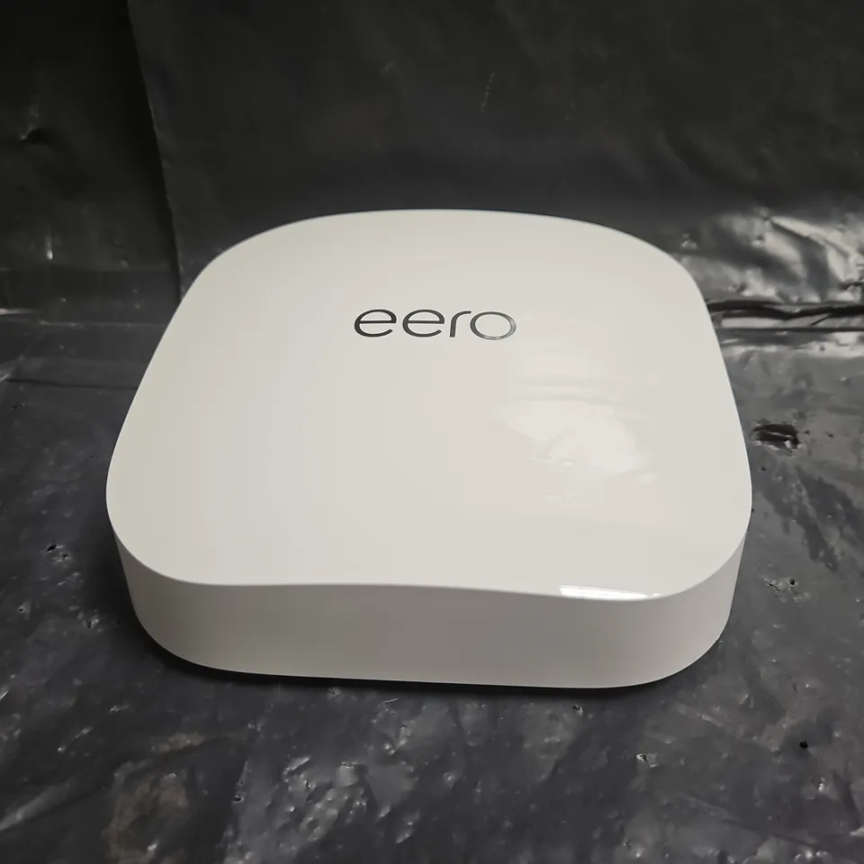 EERO PRO 6E S010001 TR-BAND MESH WI-FI 63 ROUTER