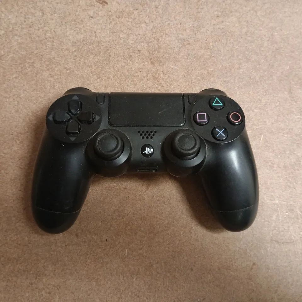 SONY PLAYSTATION 4 DUALSENSE WIRELESS CONTROLLER IN BLACK