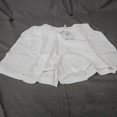MANGO WHITE WOMEN’S SHORTS – SIZE M