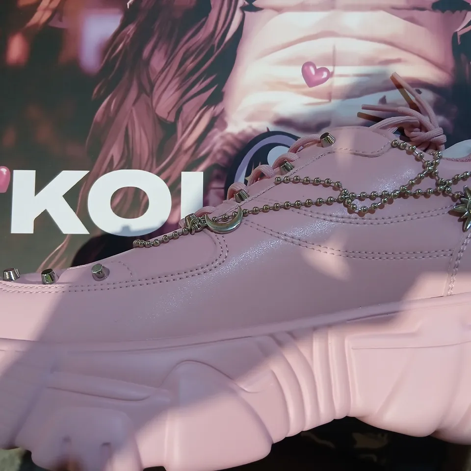 KOI JINX COSMIC PEARL STRAPPY MARY JANES – PINK SIZE 6
