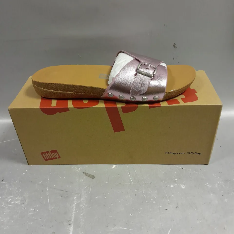 BOXED PAIR OF FITFLOP IQUSHION ADJUSTABLE BUCK METALLIC LEATHER SLIDERS - 6