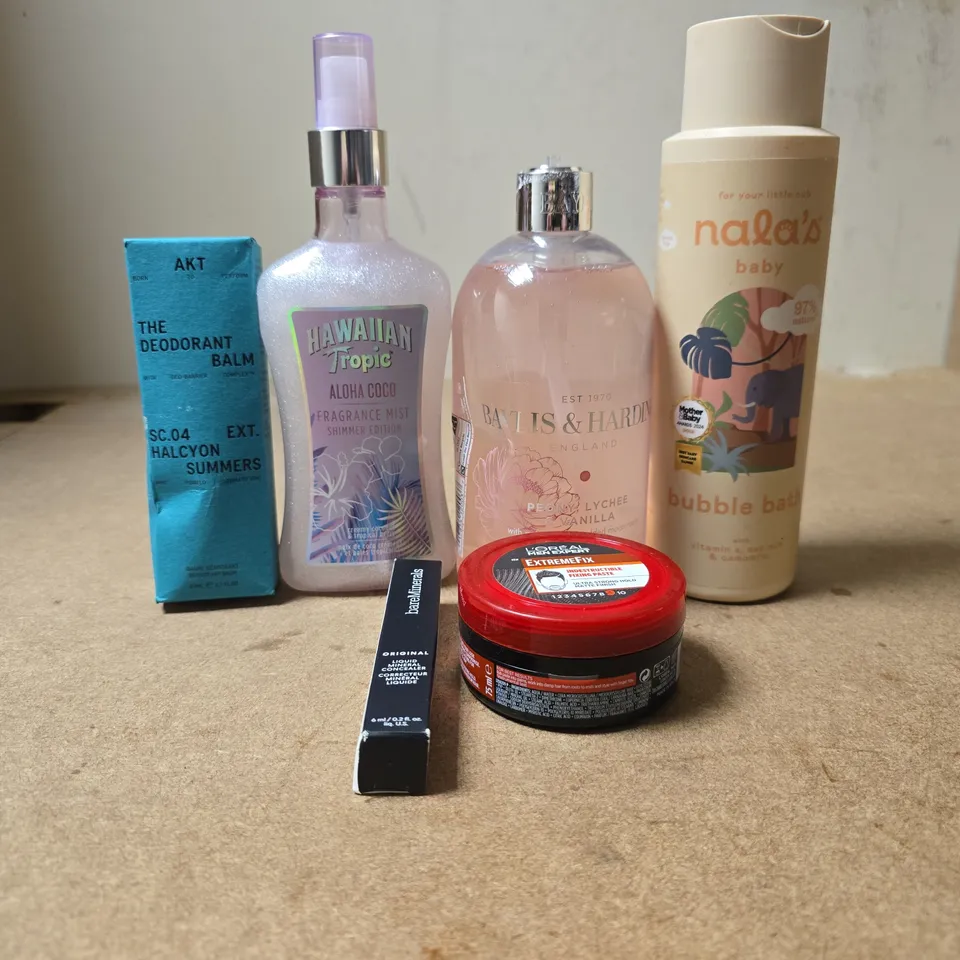 TOTE OF APPROXIMATELY 20 ASSORTED COSMETIC ITEMS TO INCLUDE AKT, BARE MINERALS, BAYLIS AND HARDING, NALA'S BABY, LOREAL MEN EXPERT ETC