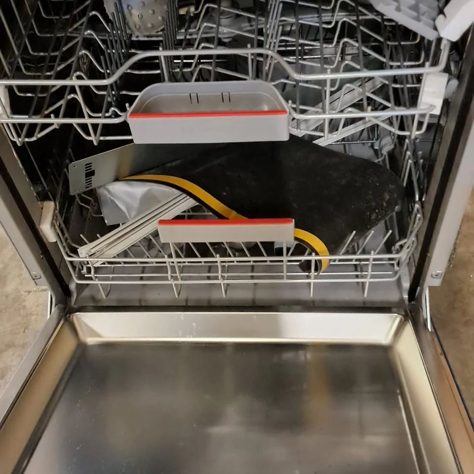 BOSCH INTEGRATED FULL SIZE DISHWASHER - SL6PW1B