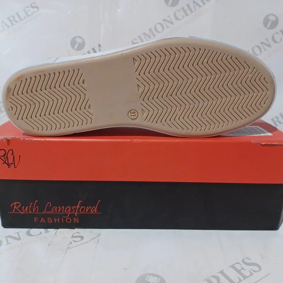 BOXED PAIR OF RUTH LANGSFORD ZIP DETAIL BEIGE LEATHER TRAINERS - SIZE 4