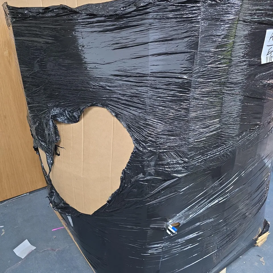 PALLET OF ASSORTED ITEMS TO INCLUDE CLOTHING & HOUSEHOLD ITEMS 
