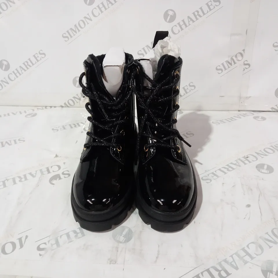 H&M BLACK CHILDRENS BOOTS SIZE 32