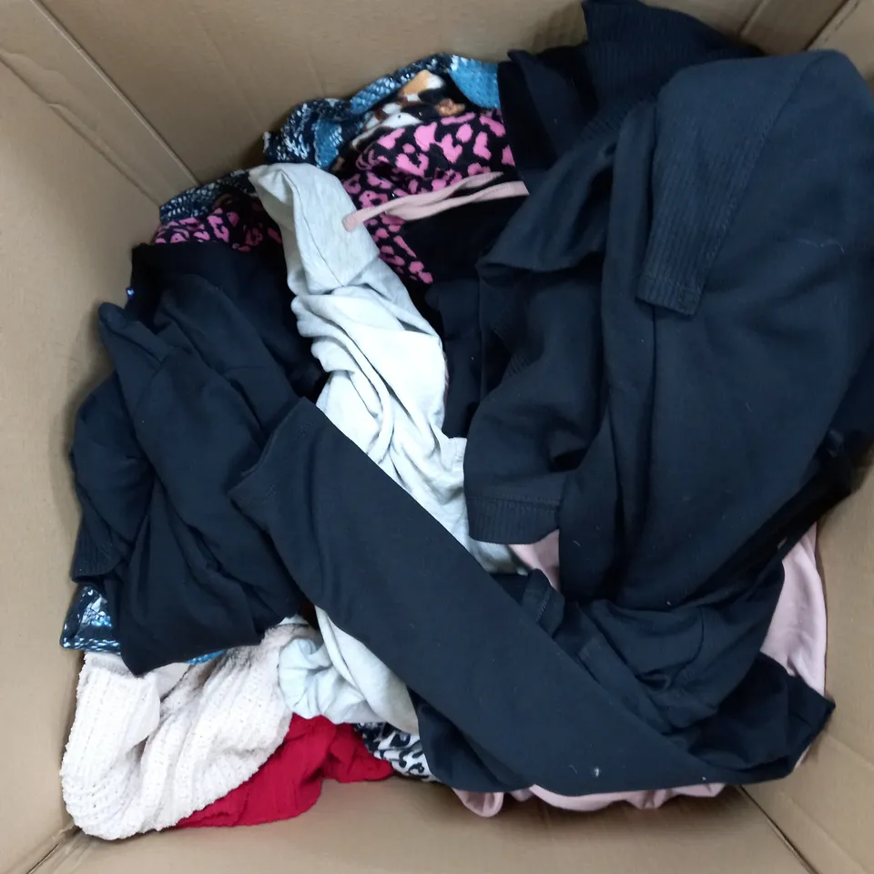 BOX OF APPROXIMATELY 25 ASSORTED CLOTHING PRODUCTS IN VARIOUS SIZES TO INCLUDE SKIRTS, JUMPERS, DRESSES ETC	