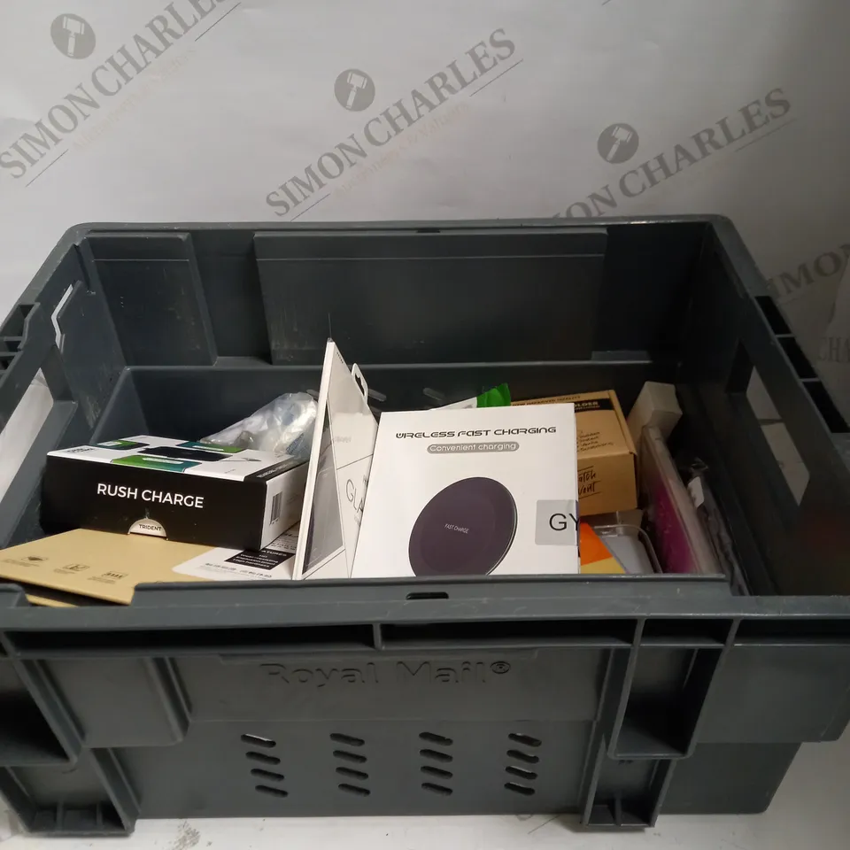 LOT TO CONTAIN APPROX. 20 ASSORTED PHONE ACCESSORIES, INCLUDES PORTABLE CHARGING, CABLES, PHONE CASES, CHARGING STATION ETC 