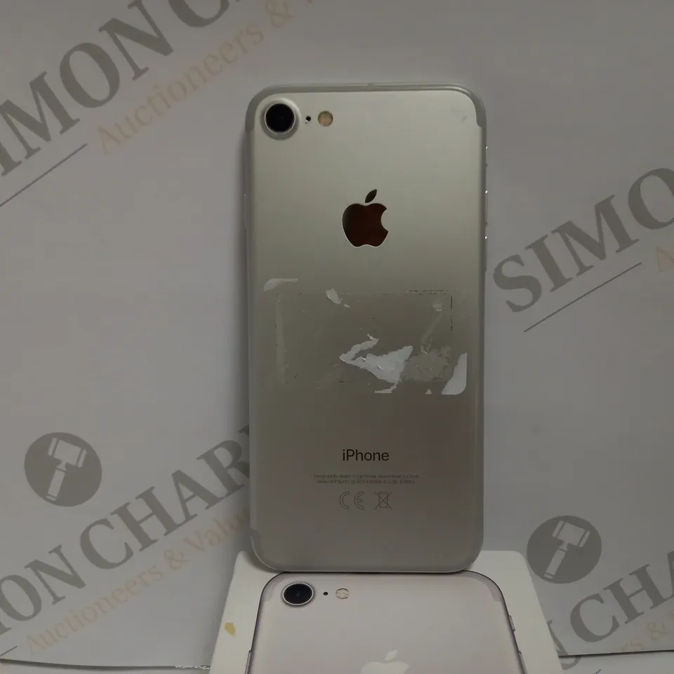 BOXED APPLE IPHONE 7 (A1778)