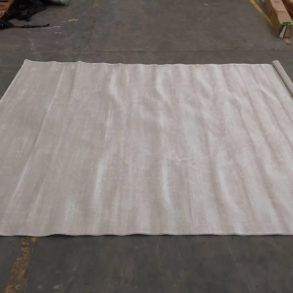 TIFFANY SOLID COLOUR MACHINE WOVEN CREAM AREA RUG // APPROX SIZE: 240 X 340cm