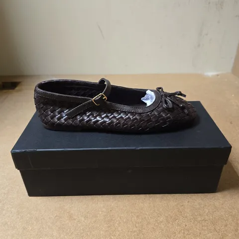 MINT VELVET LEATHER WOVEN MARY-JANE FLATS – UK 5