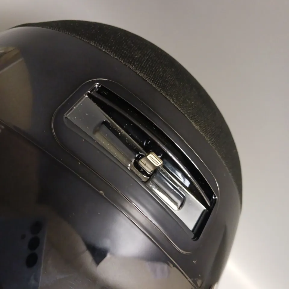 JARRE AERO SKULL HD+ BLUETOOTH ENABLED SPEAKER IN BLACK INCLUDED REMOTE, ADAPTER, CHARGING CABLE AND IPHONE/IPOD PORT