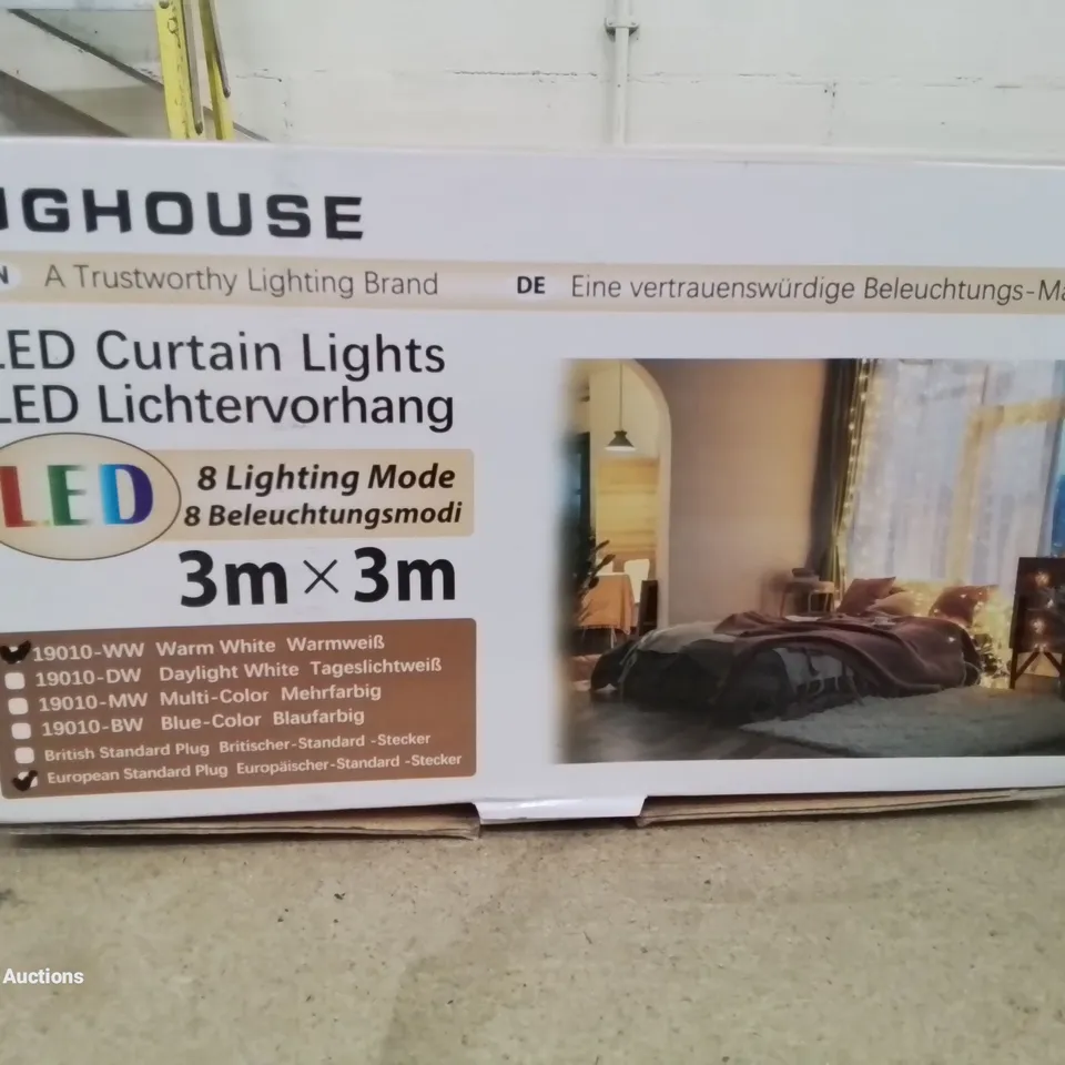 BOXED 3M×3M LED CURTAIN LIGHTS 
