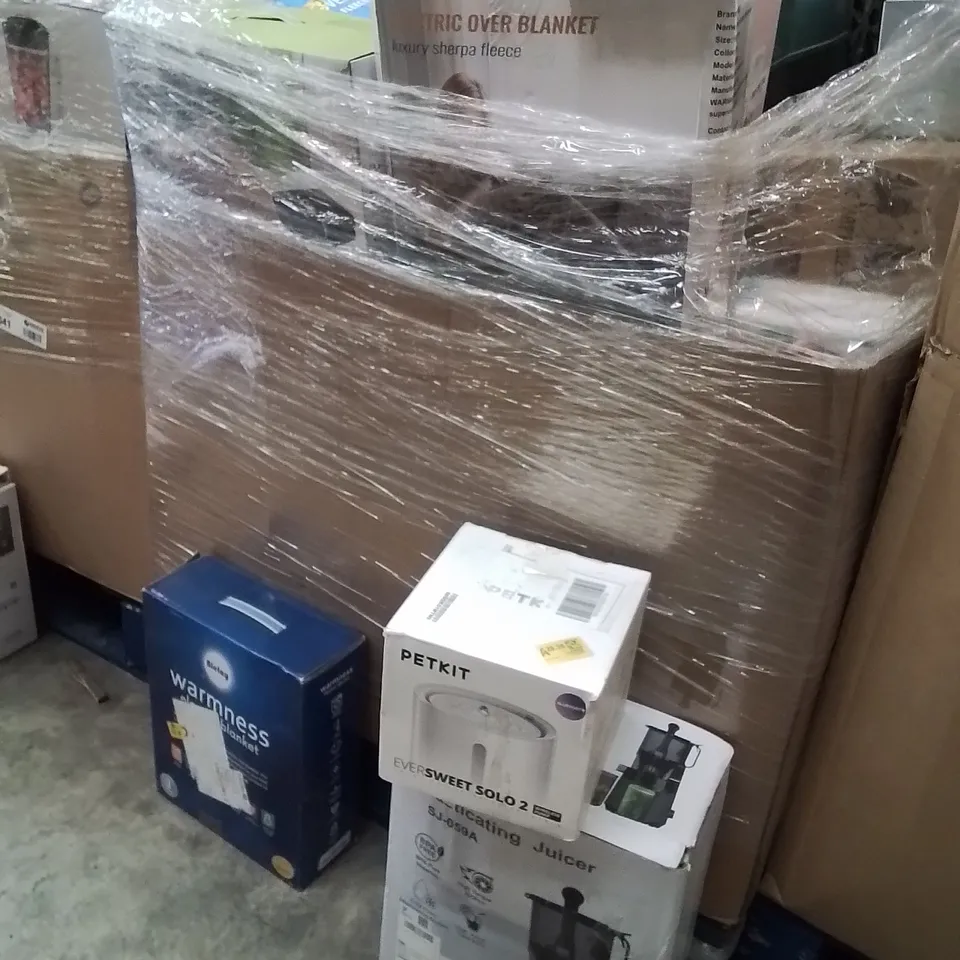 PALLET CONTAINING A LARGE QUANTITY OF ELECTRICAL PRODUCTS TO INCLUDE;HEATED BLANKET,JUICER,WATER FOUNTAIN 