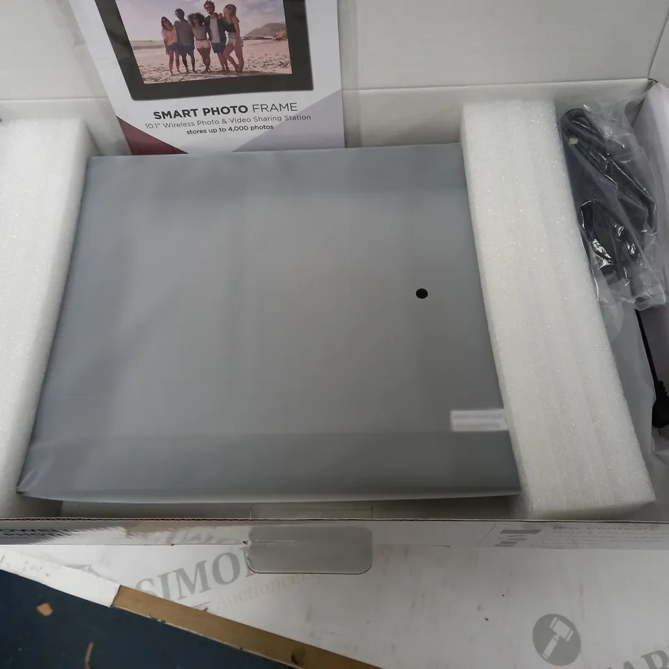 BOXED BELL & HOWELL SMART PHOTO FRAME 10.1" BHDPF101