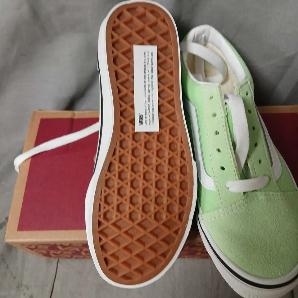 VANS OLD SKOOL SNEAKERS - LIME GREEN/WHITE, UK KIDS 13