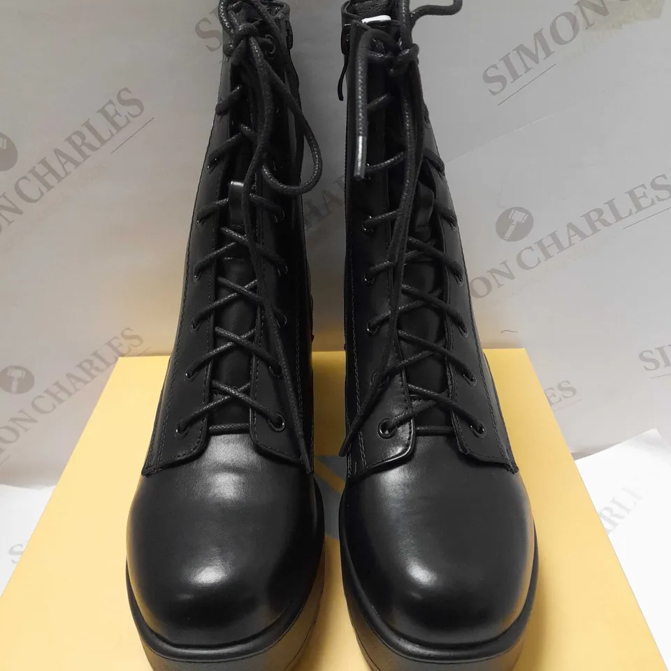 KOI ASTRO STAR & MOON CHUNKY BLACK PU/SILVER BOOTS - SIZE 6