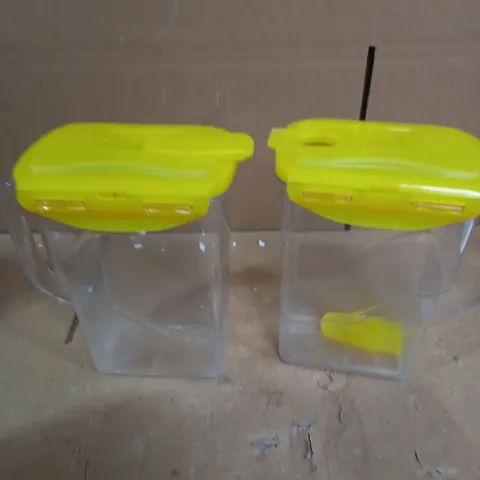 LOCK & LOCK SET OF DRINK JUGS BANANA
