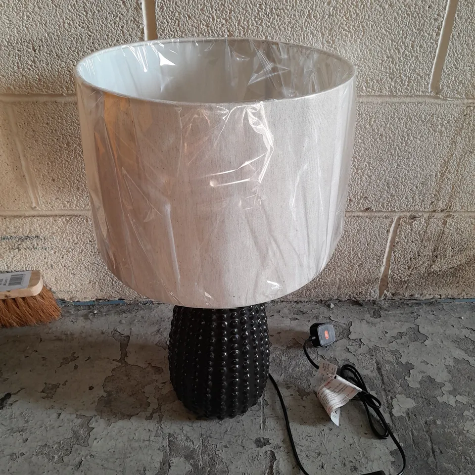 CASA DOT TABLE LAMP