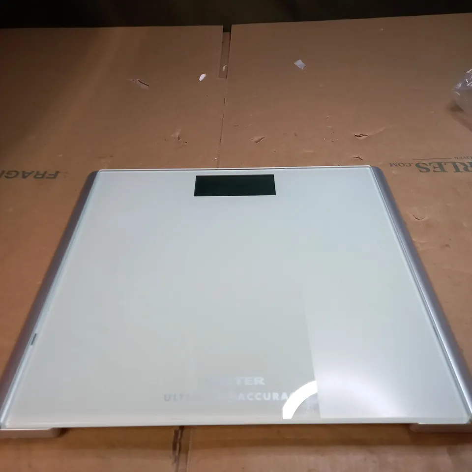 SALTER ULTIMATE ACCURACY BATHROOM SCALES 