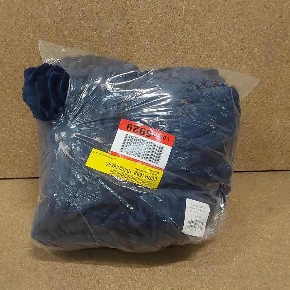 BAGGED LISCOMB THROW BLANKET - NAVY // SIZE: 127 X 152cm