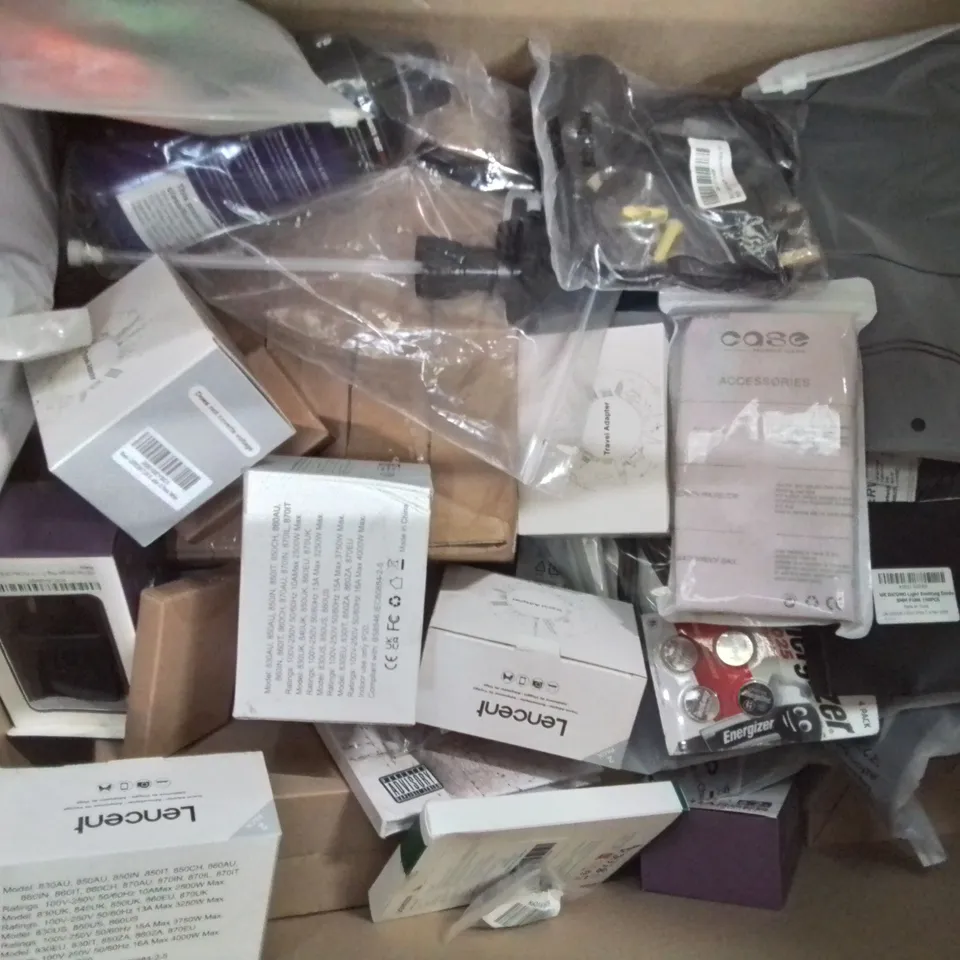 BOX CONTAINING LARGE AMOUNT OF BOXED ELECTRICAL ITEMS TO INCLUDE: FLAMELESS CANDLES WITH REMOTES,  POWER ADAPTORS, PHONE CASES, CAR HOLDER MOUNTS, KIDS HEADPHONES ETC.