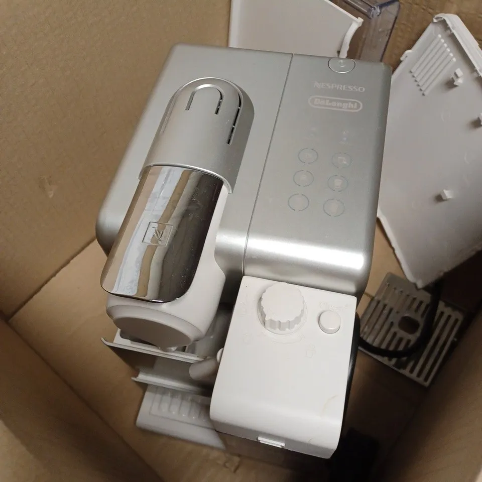 DELONGHI NESPRESSO MACHINE 