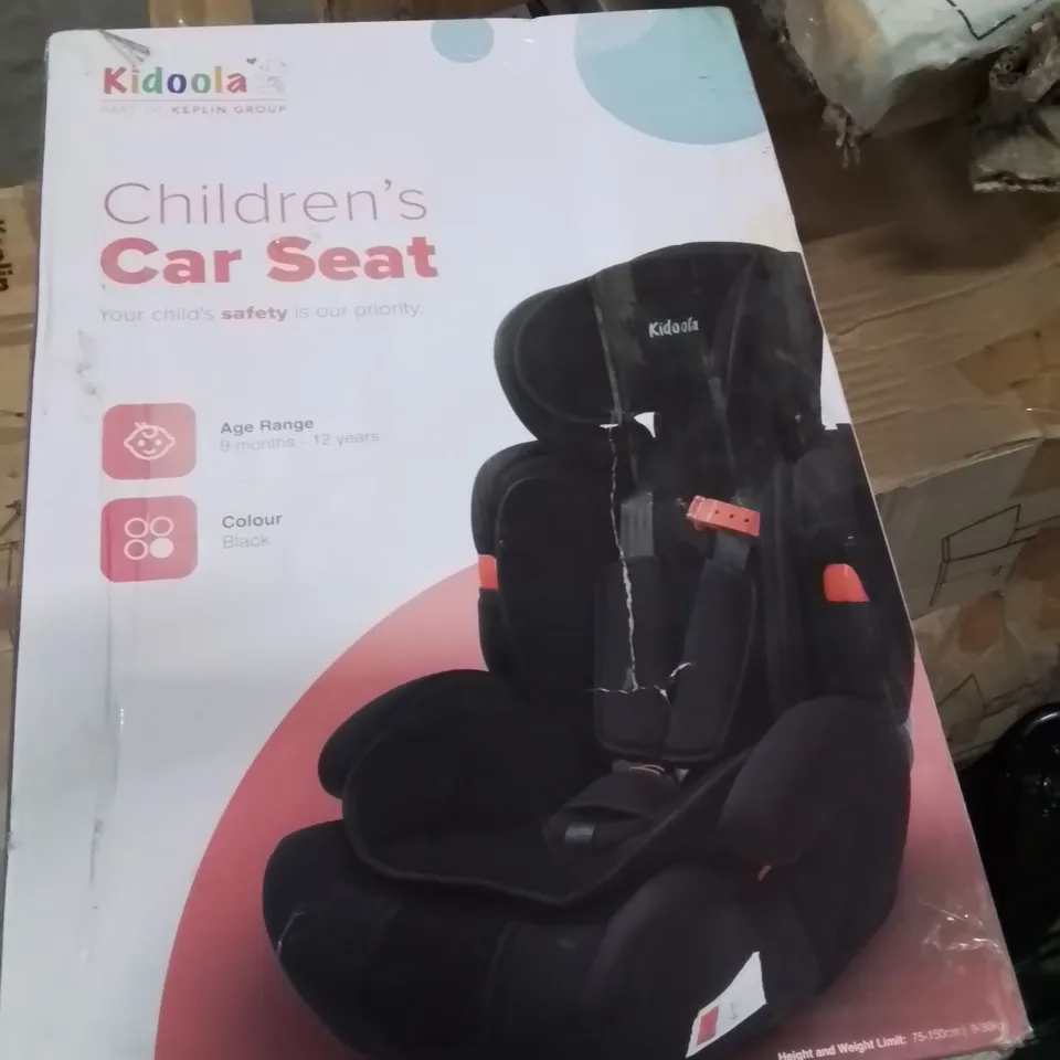 BOXED CHILDREN'S CAR SEAT