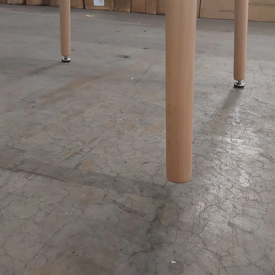 WOODEN TABLE 