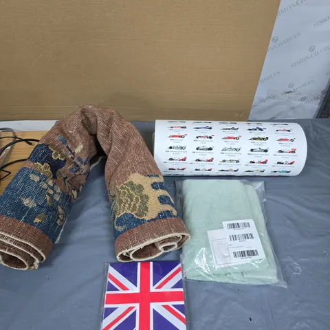BOX OF APPROXIMATELY 10 HOUSEHOLD ITEMS TO INCLUDE A LARGE RUG, UNION JACK NAPKINS AND FORMULA 1 CHAMPIONS POSTERS