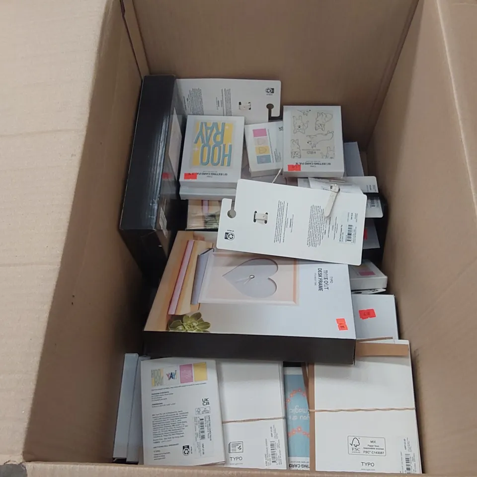 PALLET CONTAINING A WIDE RANGE OF BRAND NEW PRODUCTS TO INCLUDE ITEMS SUCH AS: CLOTHES, SCENTED CANDLES, PILLOWS, GREETING CARDS, WATER BOTTLES ECT