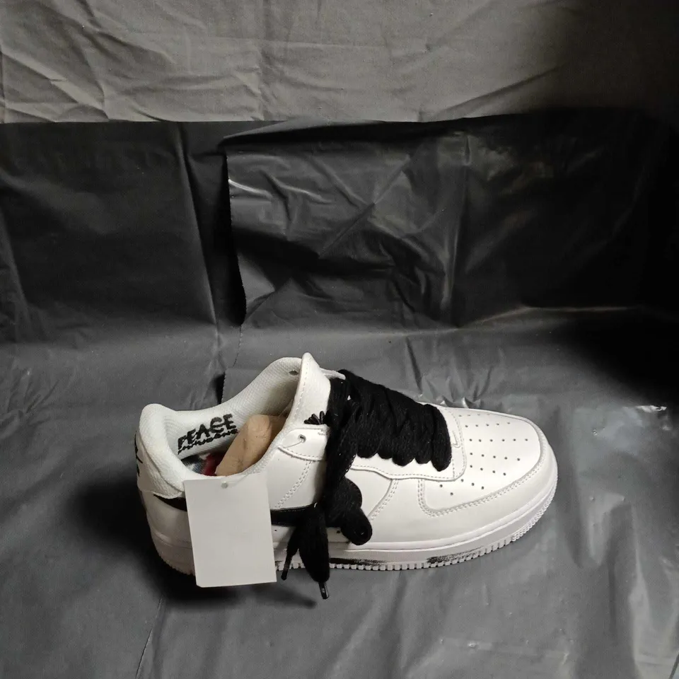 NIKE AIR LOW TRAINERS – WHITE/BLACK SWOOSH - SIZE US 10