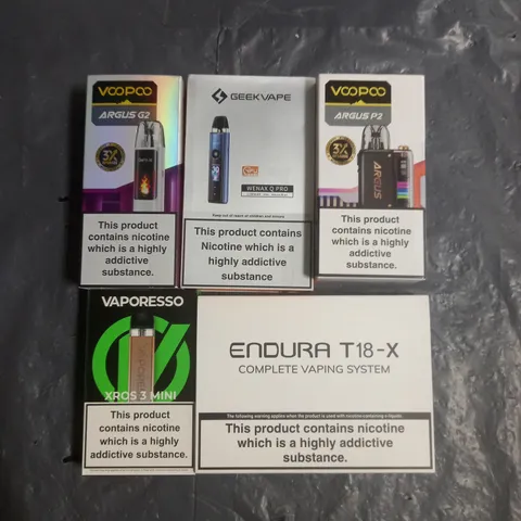 APPROXIMATELY 20 VAPES & E-CIGARETTES TO INCLUDE - VOOPOO ARGUS P2 - INNOKIN ENDURA T18-X - GEEKVAPE WENAX Q PRO - ETC