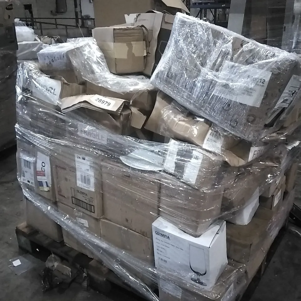 PALLET OF GLASSWARE
