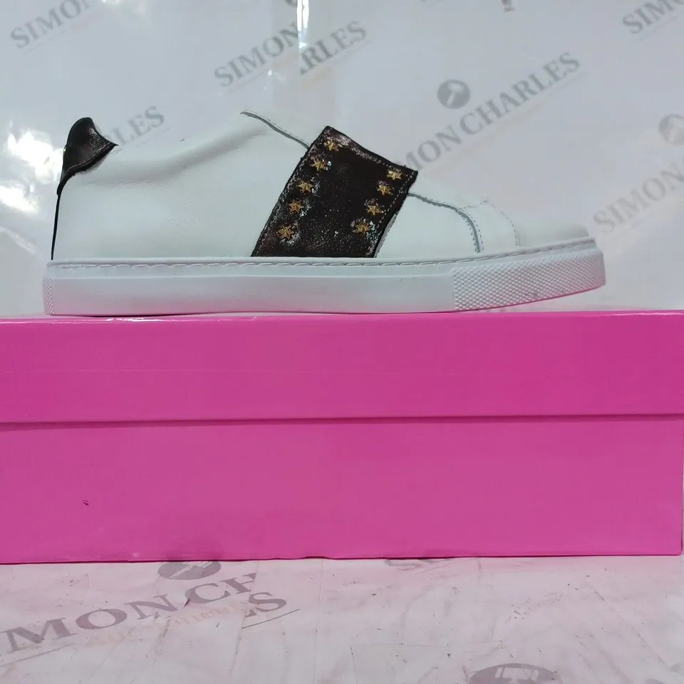 BOXED PAIR OF DANNII MINOGUE GALAXY TRAINERS IN WHITE W. STUDS SIZE 6